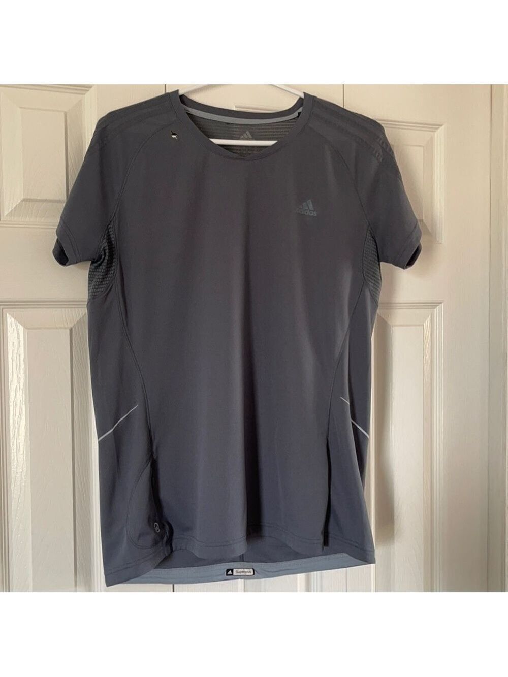 Adidas men’s shirt size XL 🔥🔥